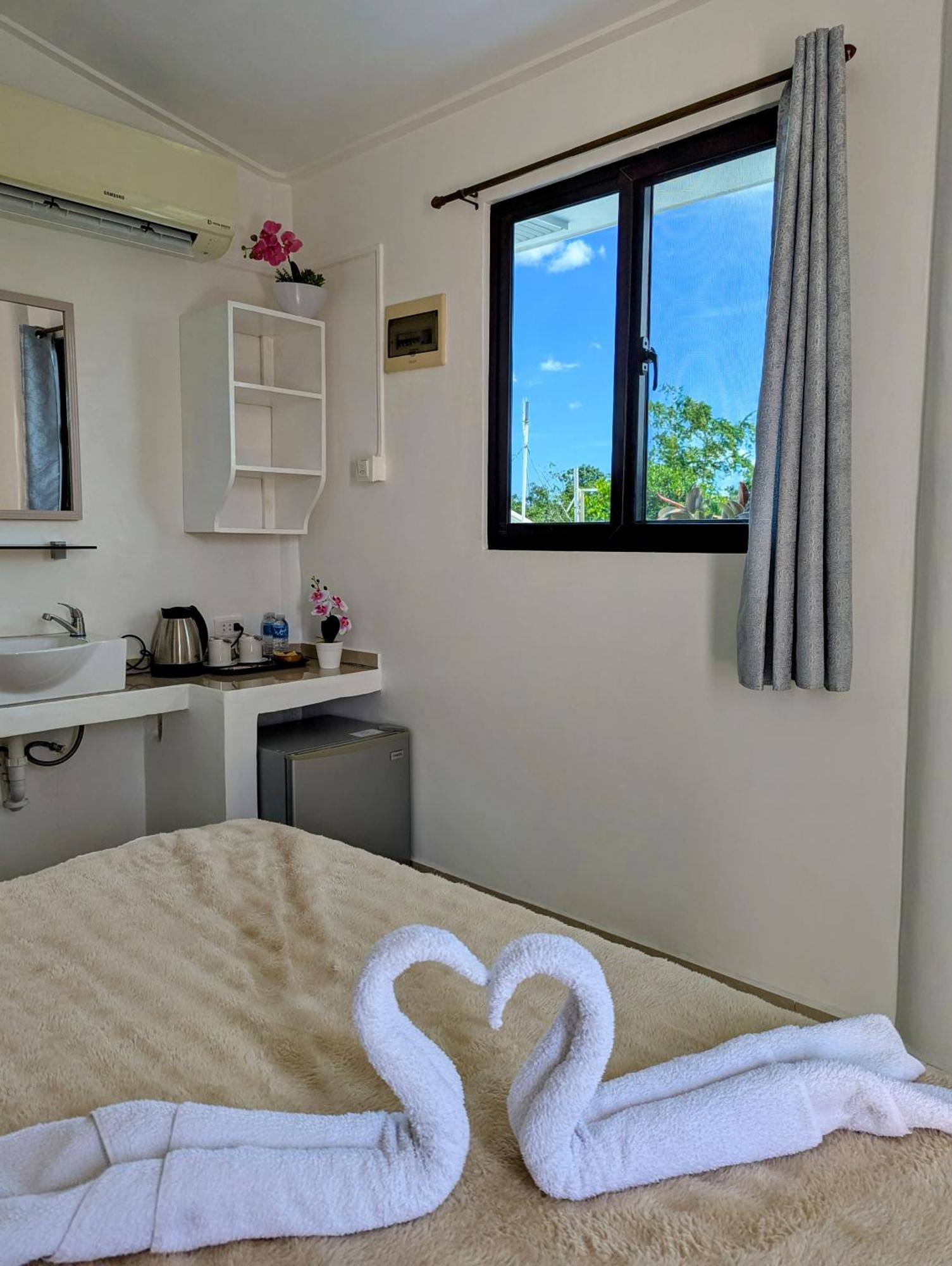 Astillo'S Guest Houses Моалбоал Номер фото